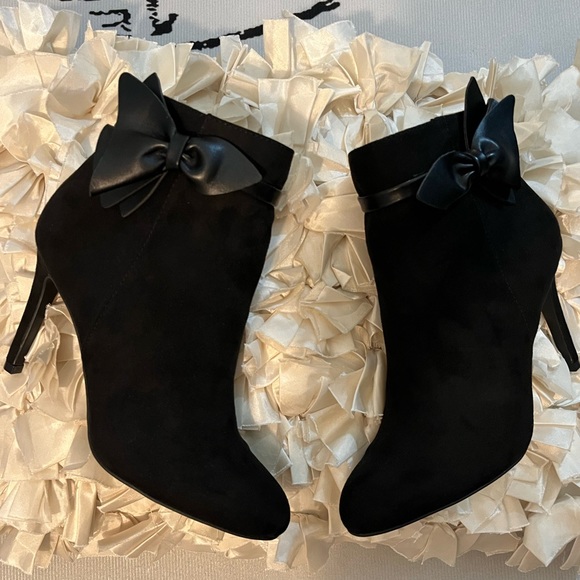 Kelly & Katie Kolkas Bootie In Black W/Bow Detail NWOB - Picture 5 of 8